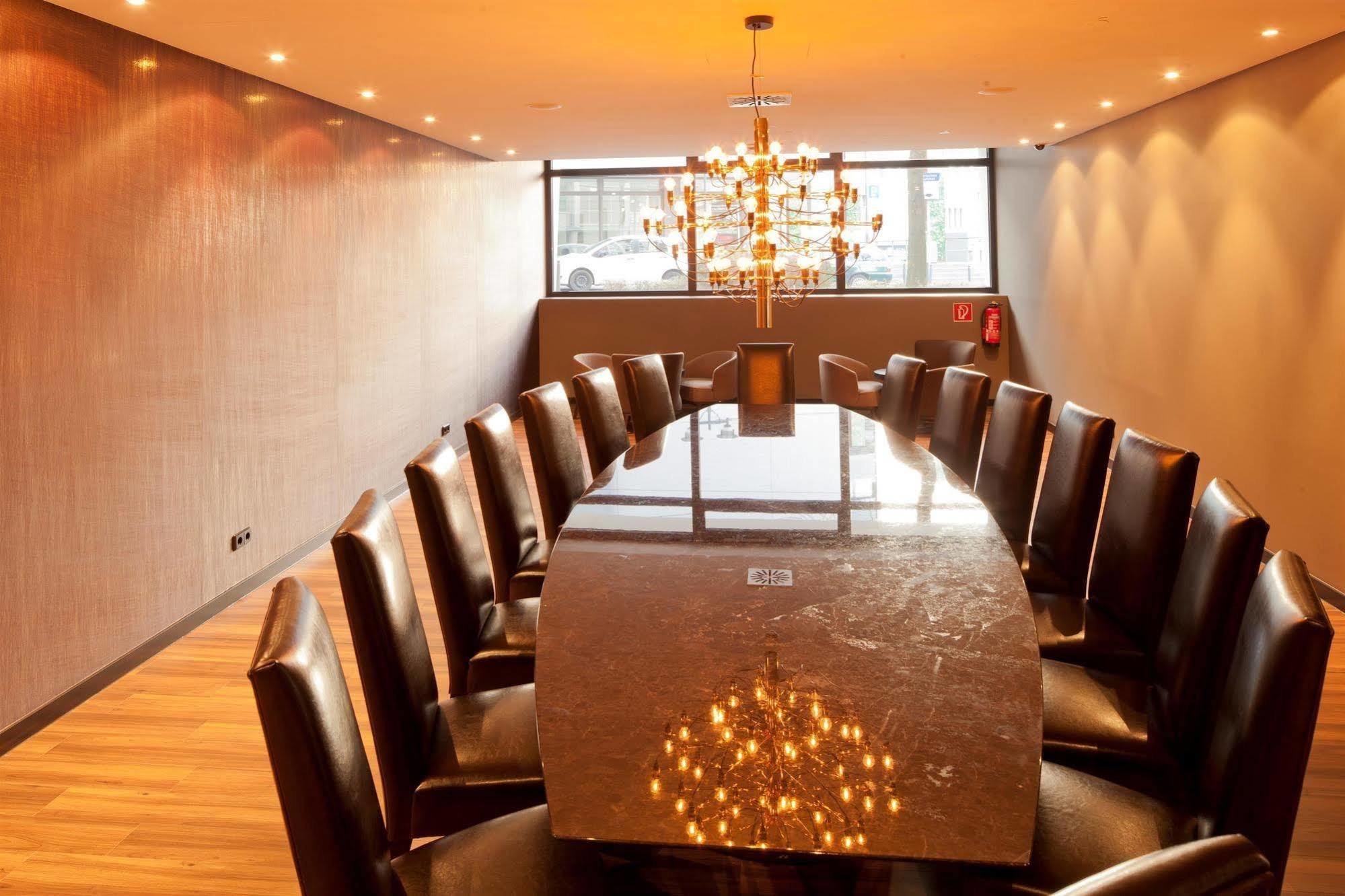 Motel One Essen Exterior photo